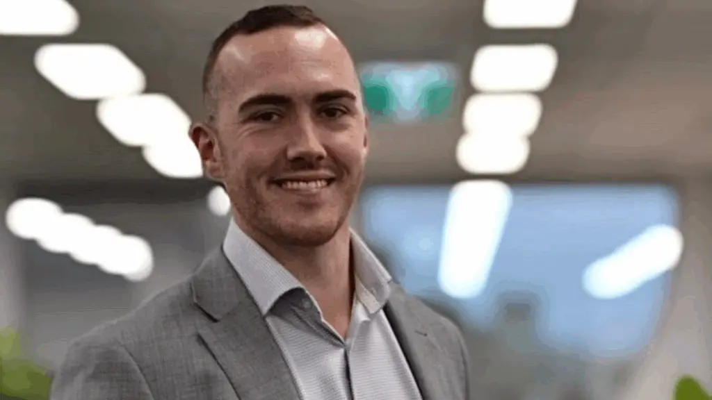 Meet Josh Lee, an advice director at 27 with a full book of clients and millions of online fans