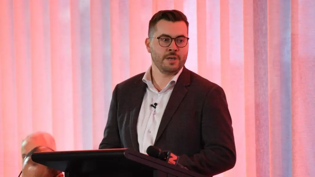 Why advisers should tilt global and lean into AI exposure